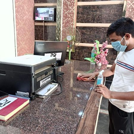 Hotel Prakash Regency Hapur Exteriör bild