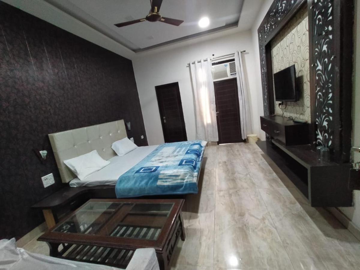 Hotel Prakash Regency Hapur Exteriör bild