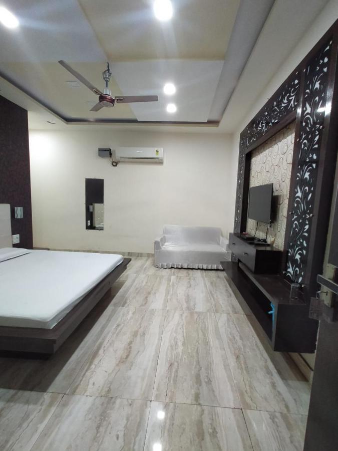 Hotel Prakash Regency Hapur Exteriör bild