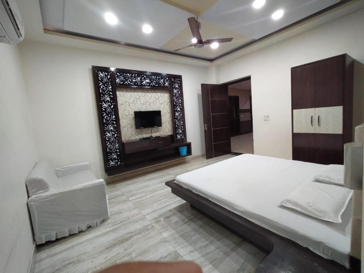 Hotel Prakash Regency Hapur Exteriör bild