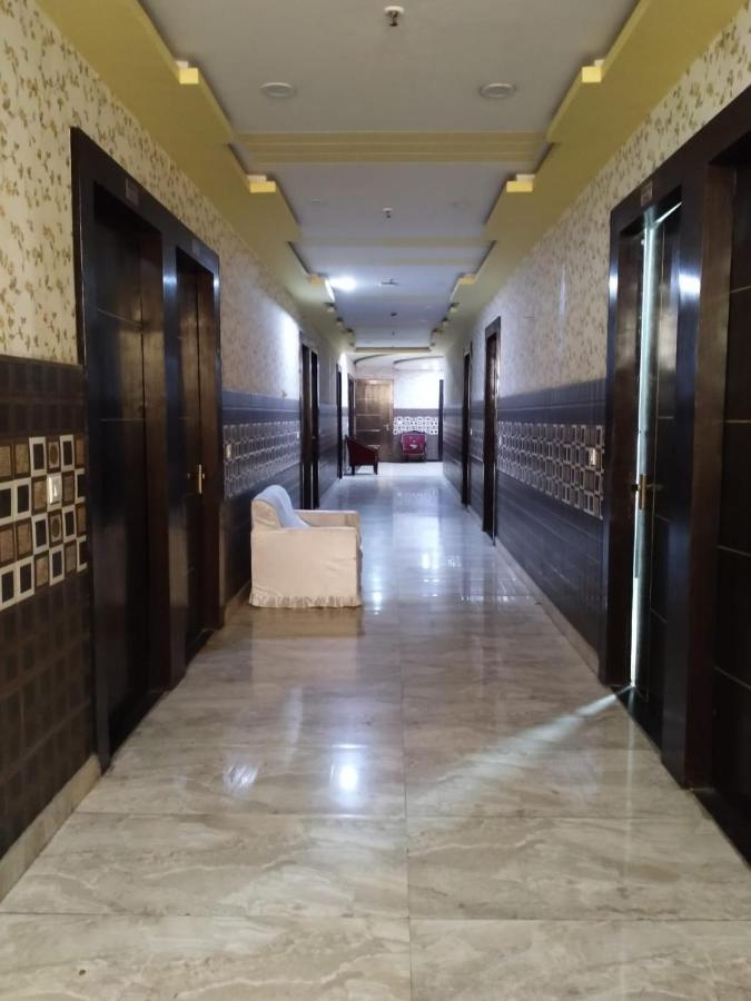 Hotel Prakash Regency Hapur Exteriör bild