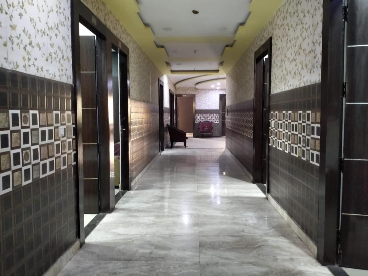 Hotel Prakash Regency Hapur Exteriör bild