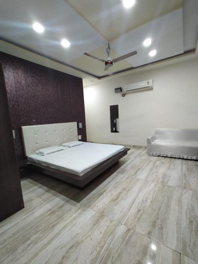 Hotel Prakash Regency Hapur Exteriör bild