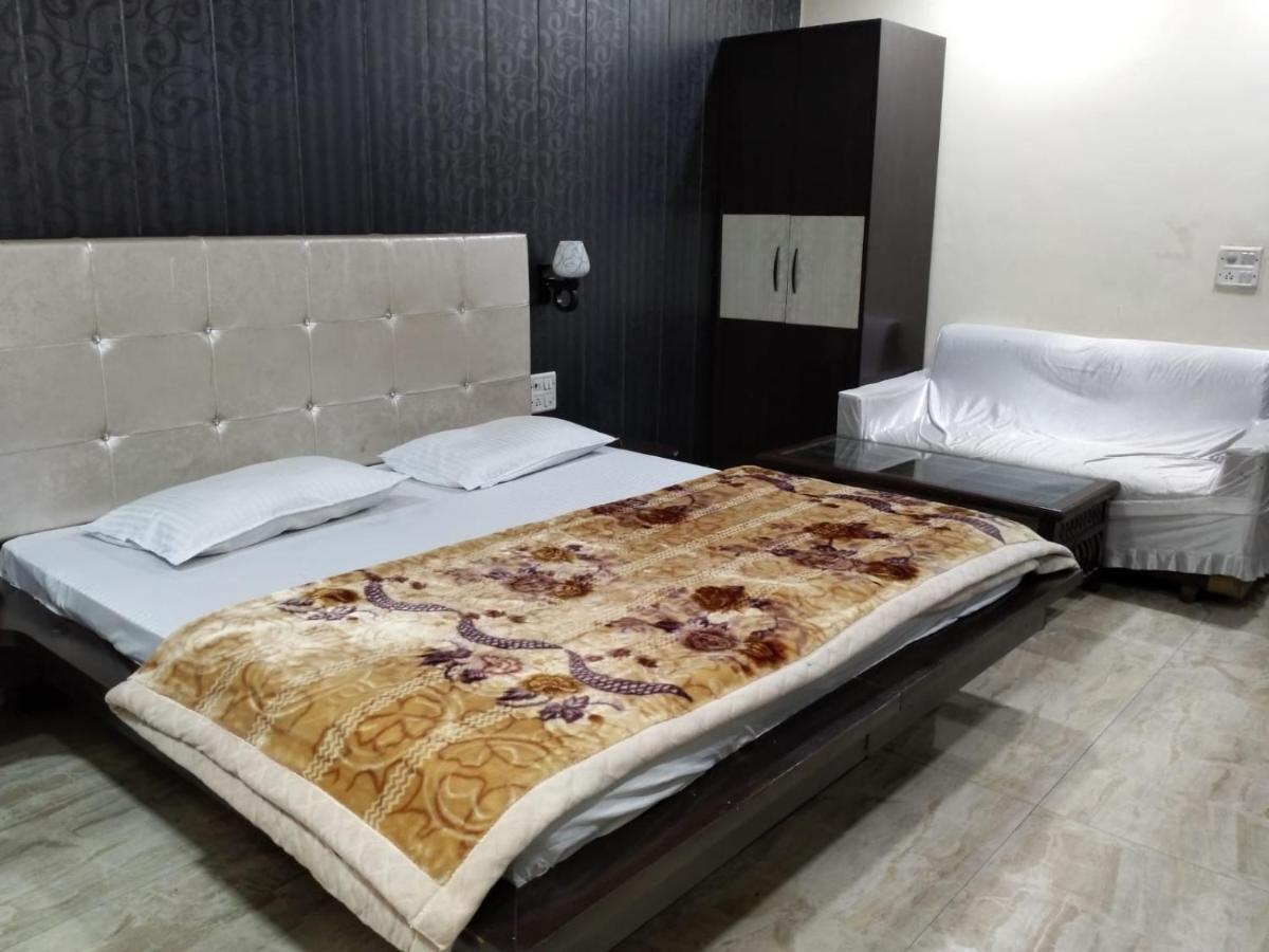 Hotel Prakash Regency Hapur Exteriör bild