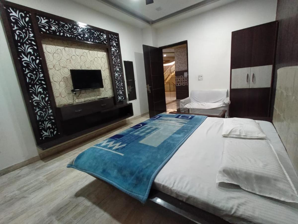 Hotel Prakash Regency Hapur Exteriör bild