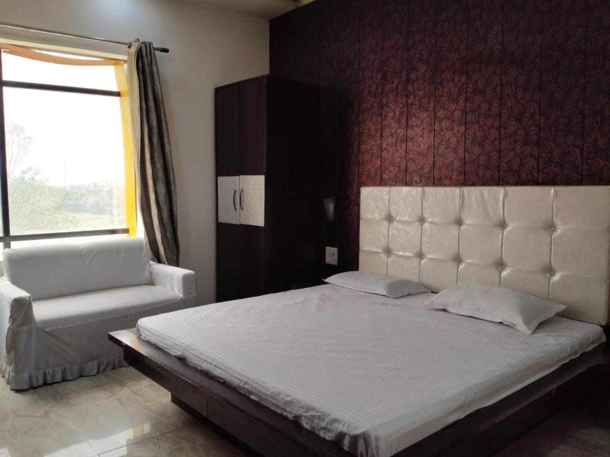 Hotel Prakash Regency Hapur Exteriör bild