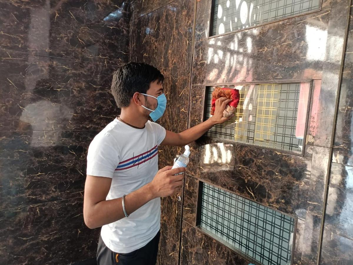 Hotel Prakash Regency Hapur Exteriör bild